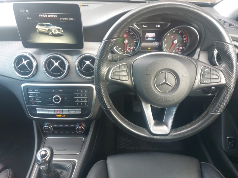 Used Mercedes-Benz GLA 2018 for sale - 76354435: Photo 2