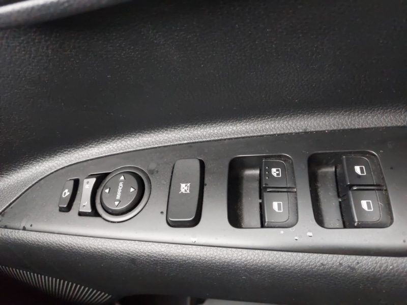 Used Kia Stonic 2022 for sale - 76860509: Photo 16