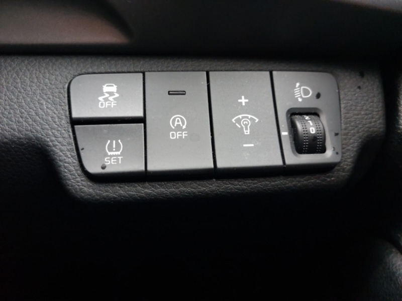 Used Kia Stonic 2022 for sale - 76860509: Photo 18