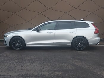 Used Volvo V60 2020 for sale - 77173673: Photo