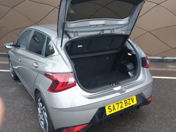 Used Hyundai i20 2022 for sale - 76199505: Photo 8