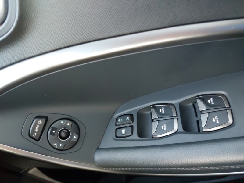 Used Hyundai Santa Fe 2018 for sale - 77052378: Photo 16