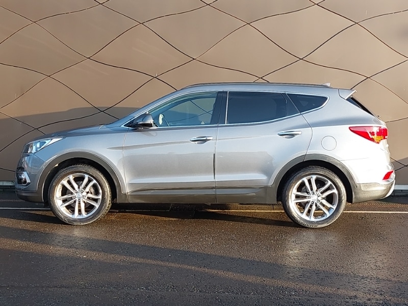 Used Hyundai Santa Fe 2018 for sale - 77052378: Photo 4