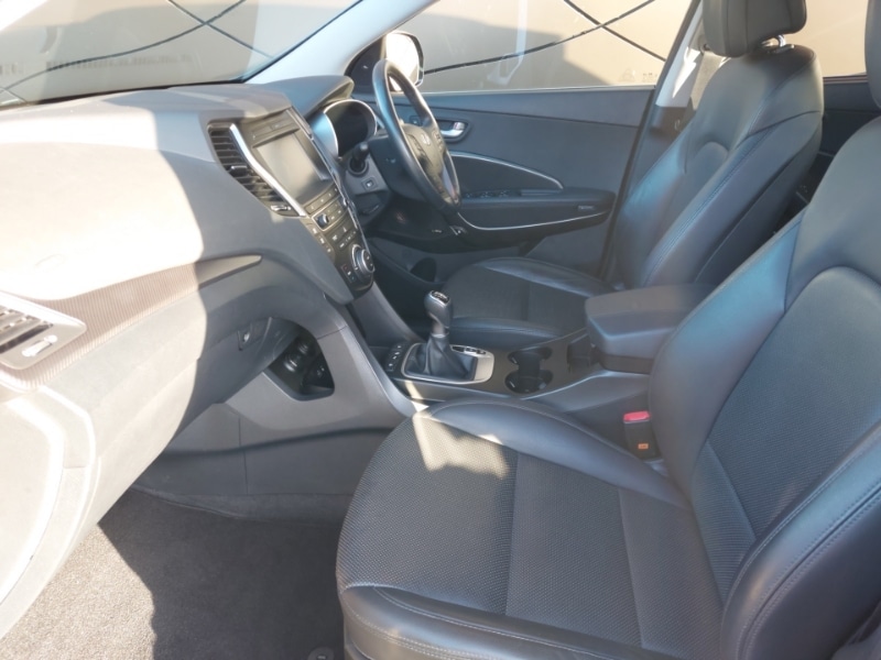 Used Hyundai Santa Fe 2018 for sale - 77052378: Photo 5