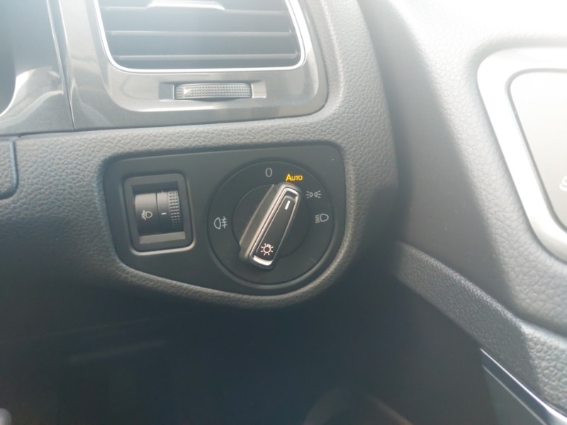 Used Volkswagen Golf 2017 for sale - 76097909: Photo 13