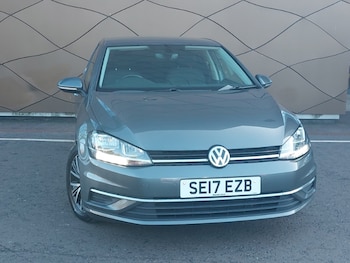 Volkswagen - Golf