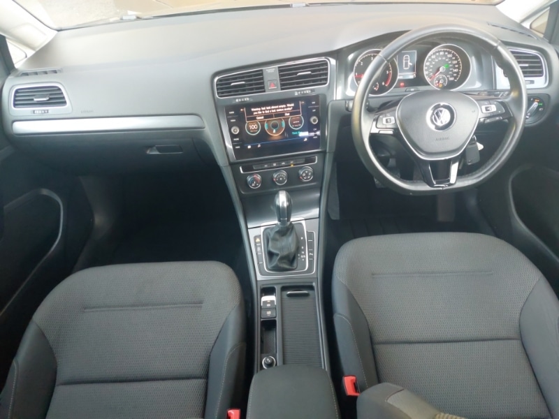 Used Volkswagen Golf 2017 for sale - 76097909: Photo 2