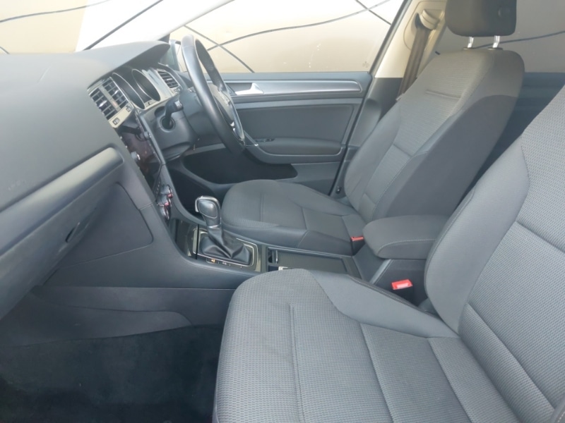Used Volkswagen Golf 2017 for sale - 76097909: Photo 5