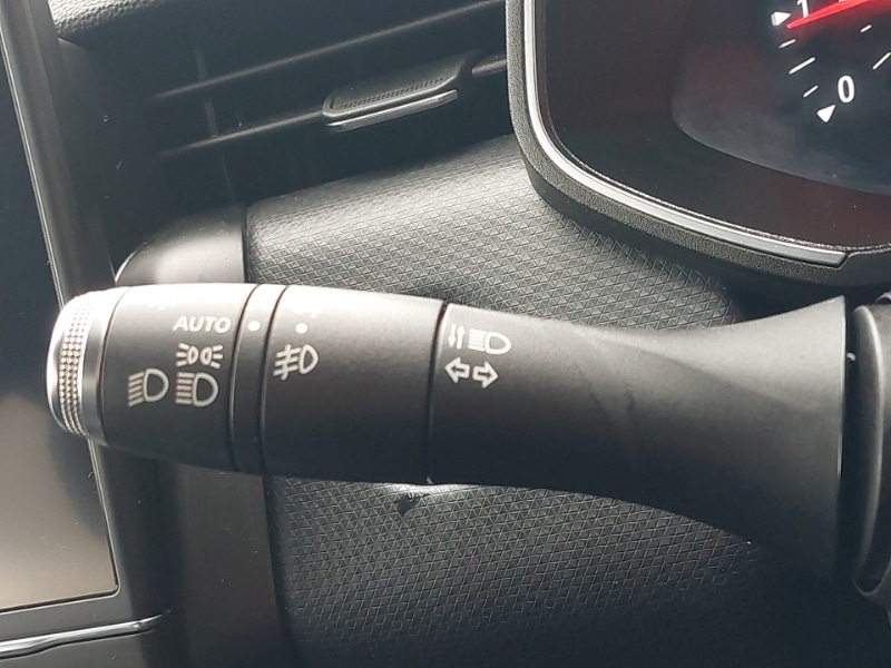 Used Renault Clio 2020 for sale - 76478779: Photo 17