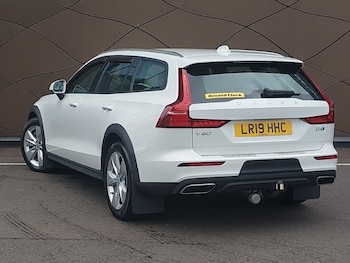 Used Volvo V60 2019 for sale - 75816178: Photo