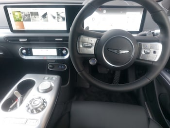 Used Genesis GV60 2025 for sale - 76515269: Photo