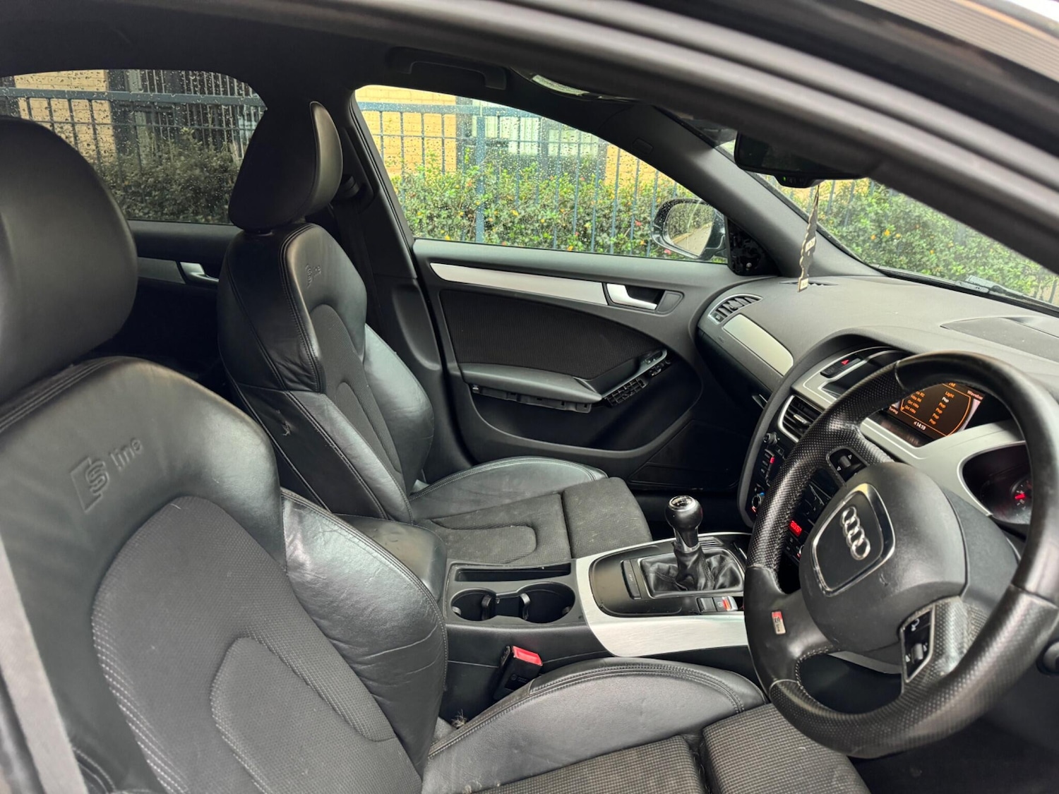 Used Audi A4 2010 for sale - 76886742: Photo 11