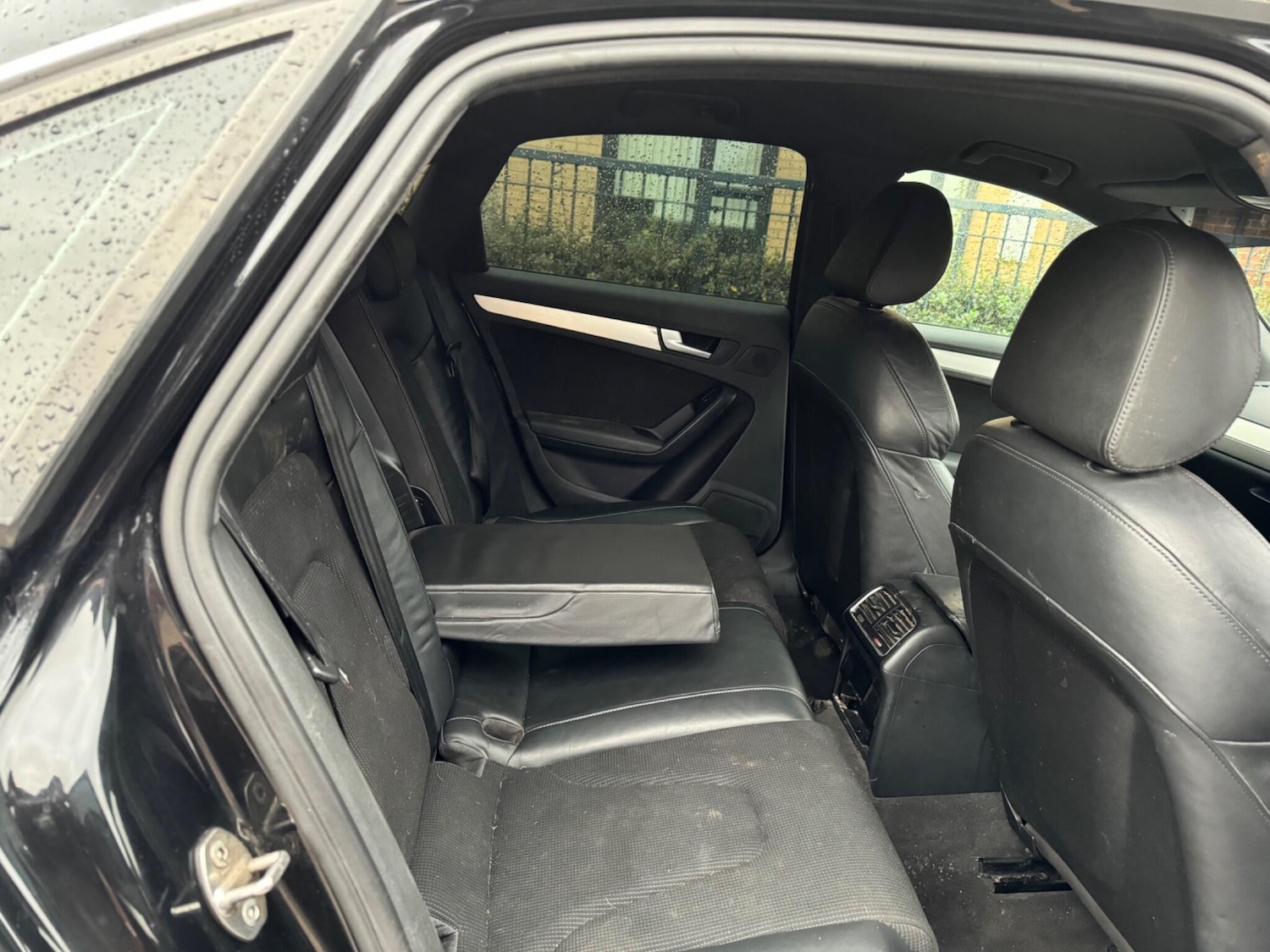 Used Audi A4 2010 for sale - 76886742: Photo 14