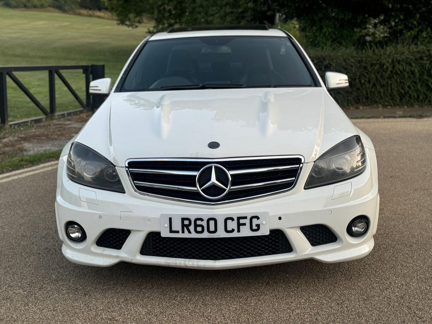 Used Mercedes-Benz C Class 2010 for sale - 76988989: Photo 2