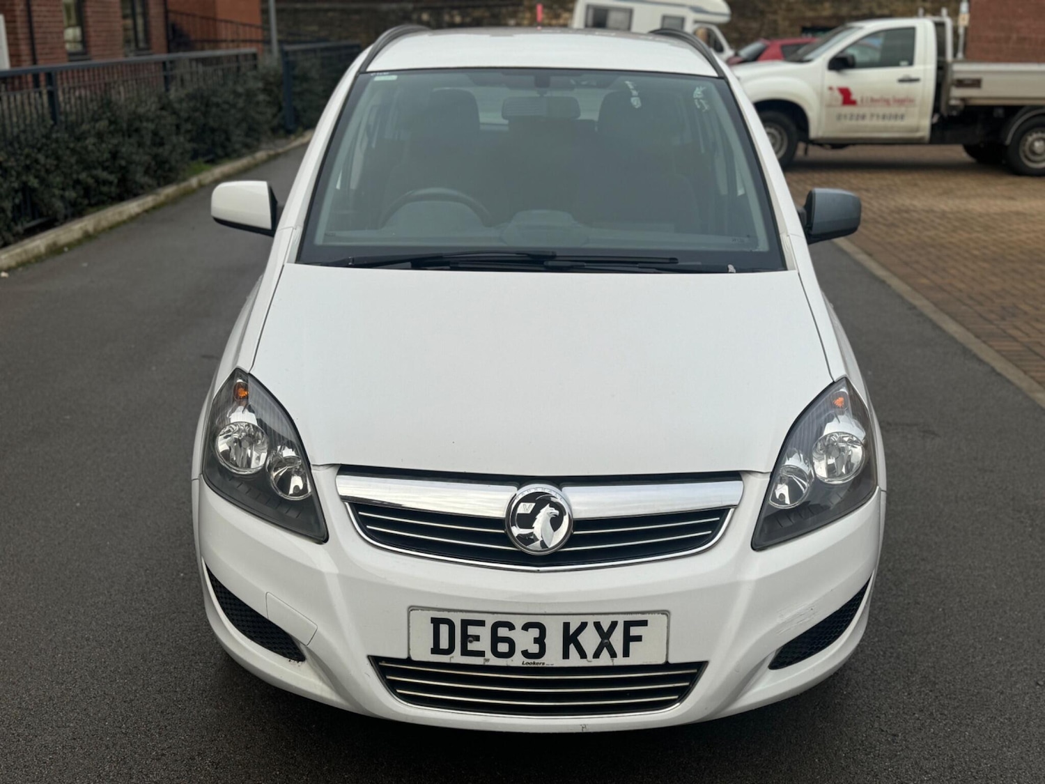 Used Vauxhall Zafira 2013 for sale - 77163323: Photo 2