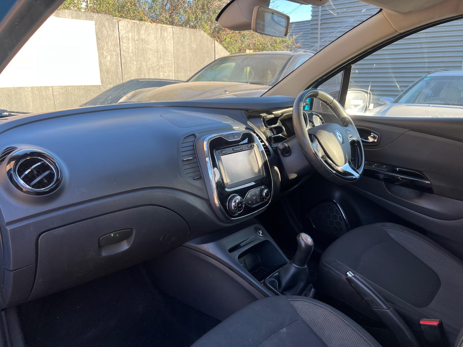 Used Renault Captur 2015 for sale - 76742980: Photo 11