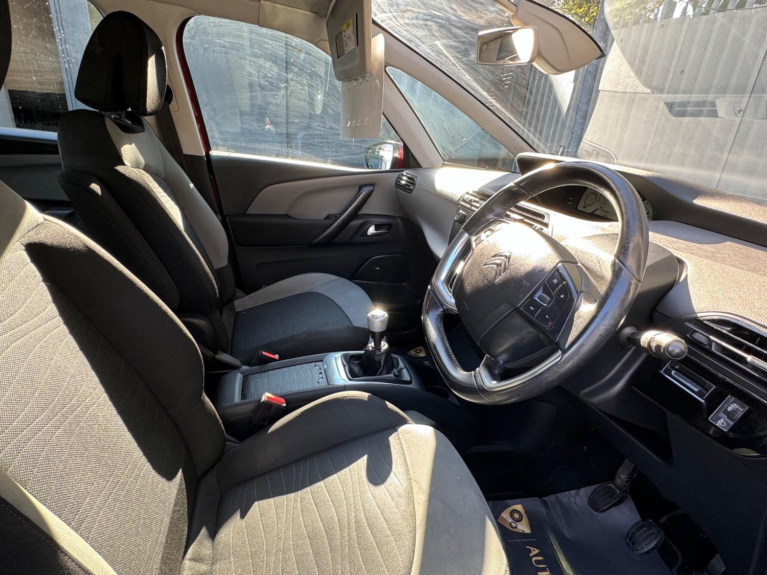 Used Citroen C4 Picasso 2013 for sale - 76398143: Photo 9