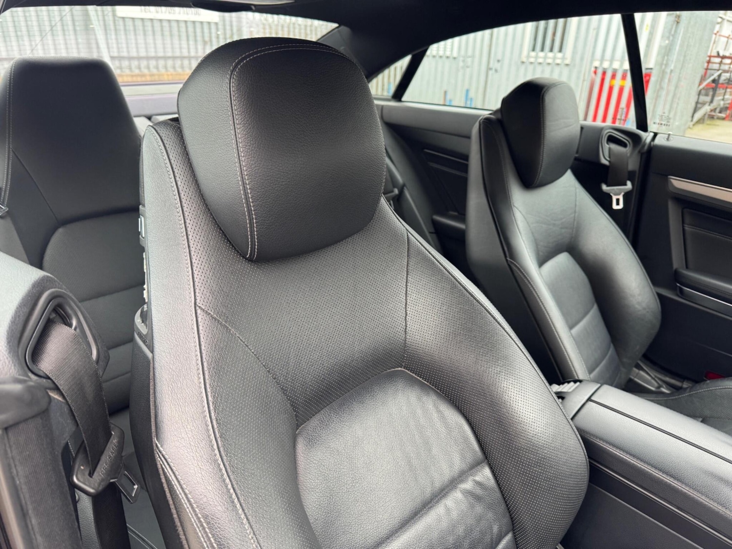 Used Mercedes-Benz E Class for sale - 77598900: Photo 14