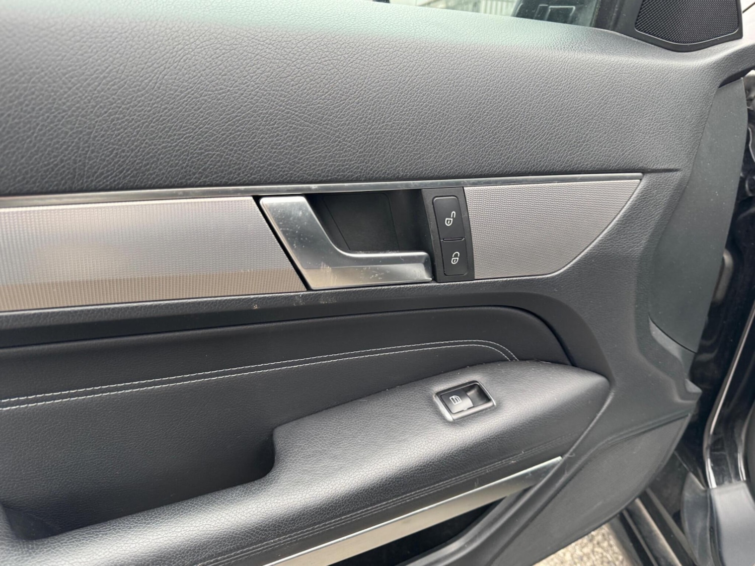 Used Mercedes-Benz E Class for sale - 77598900: Photo 21