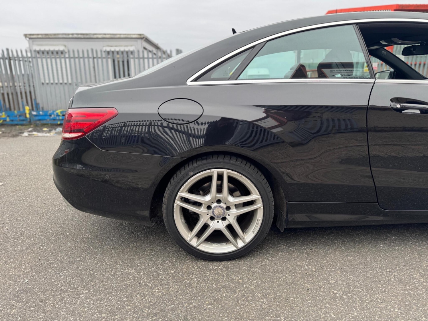 Used Mercedes-Benz E Class for sale - 77598900: Photo 24