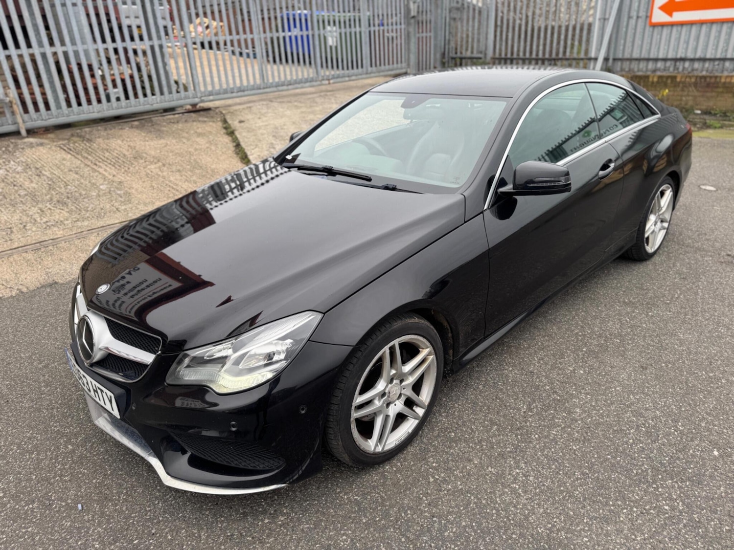 Used Mercedes-Benz E Class for sale - 77598900: Photo 5
