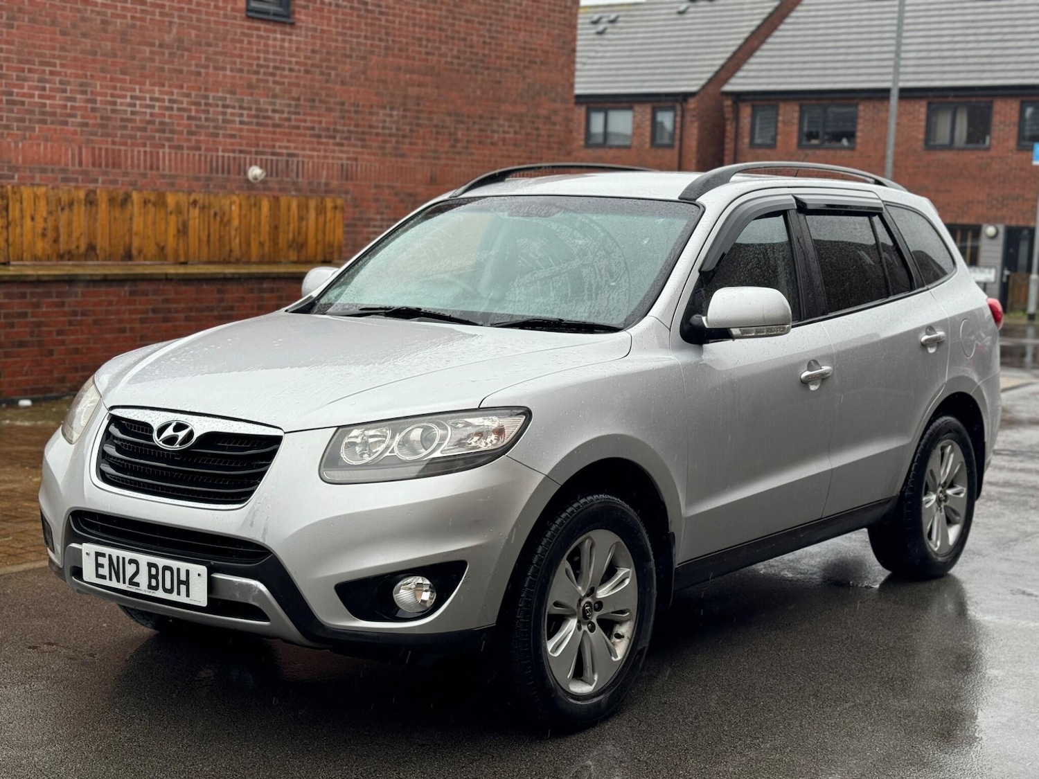 Used Hyundai Santa Fe for sale - 77484143: Photo 2