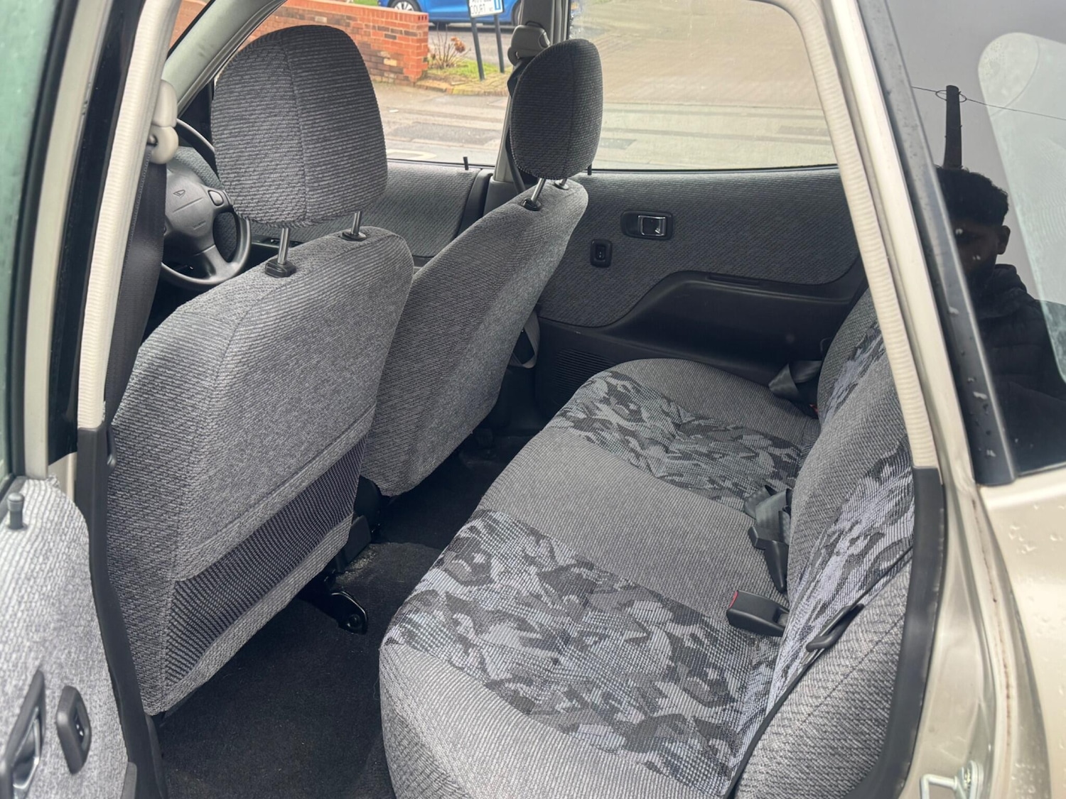 Used Daihatsu Sirion 2000 for sale - 77793946: Photo 8