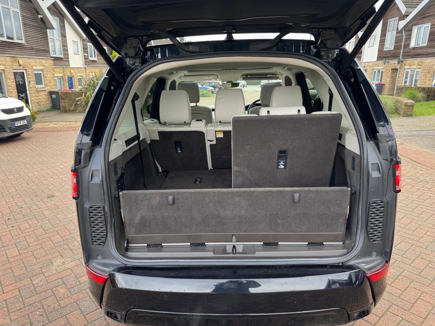 Used Land Rover Discovery 2017 for sale - 77411549: Photo 18