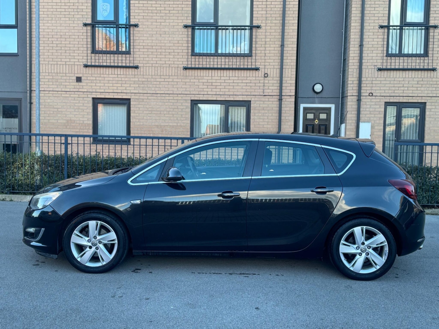 Used Vauxhall Astra 2015 for sale - 77909040: Photo 5