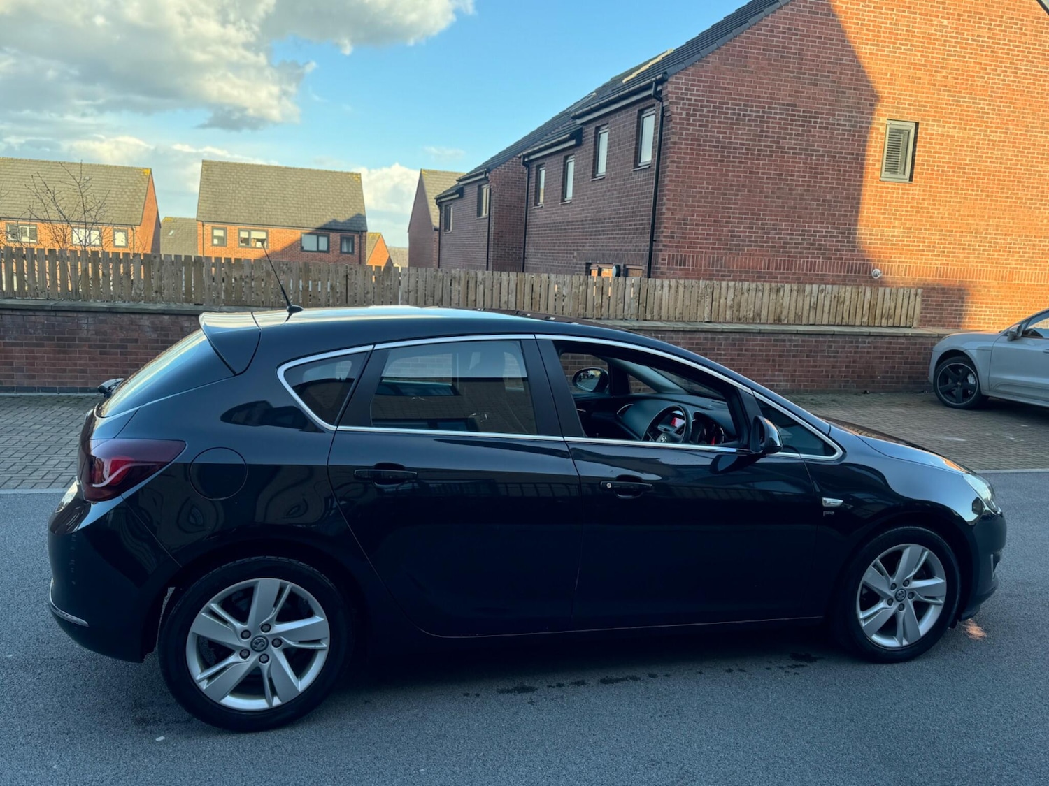 Used Vauxhall Astra 2015 for sale - 77909040: Photo 7