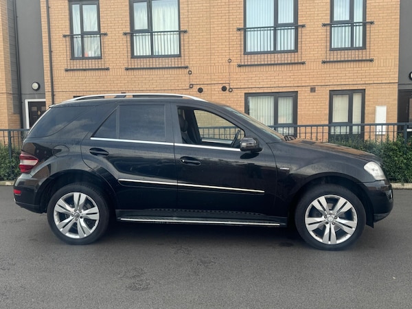 Used Mercedes-Benz M-Class 2010 for sale - 76175232: Photo 6