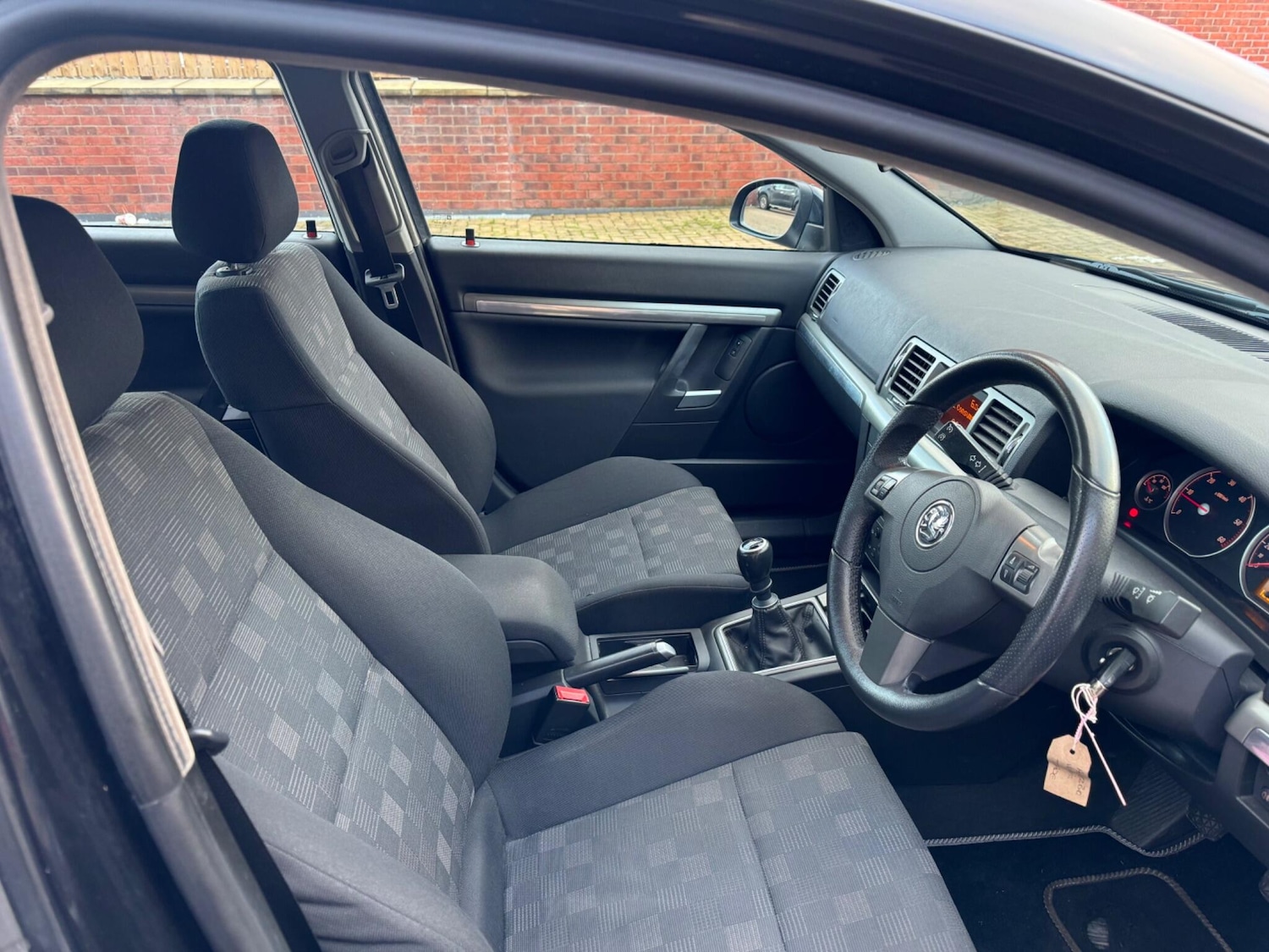 Used Vauxhall Vectra 2008 for sale - 77242279: Photo 11