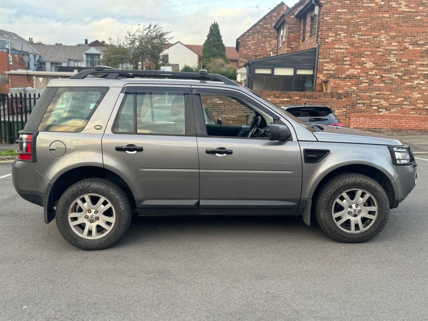 Used Land Rover Freelander 2010 for sale - 76484647: Photo 4