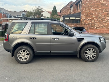Used Land Rover Freelander 2010 for sale - 76484647: Photo