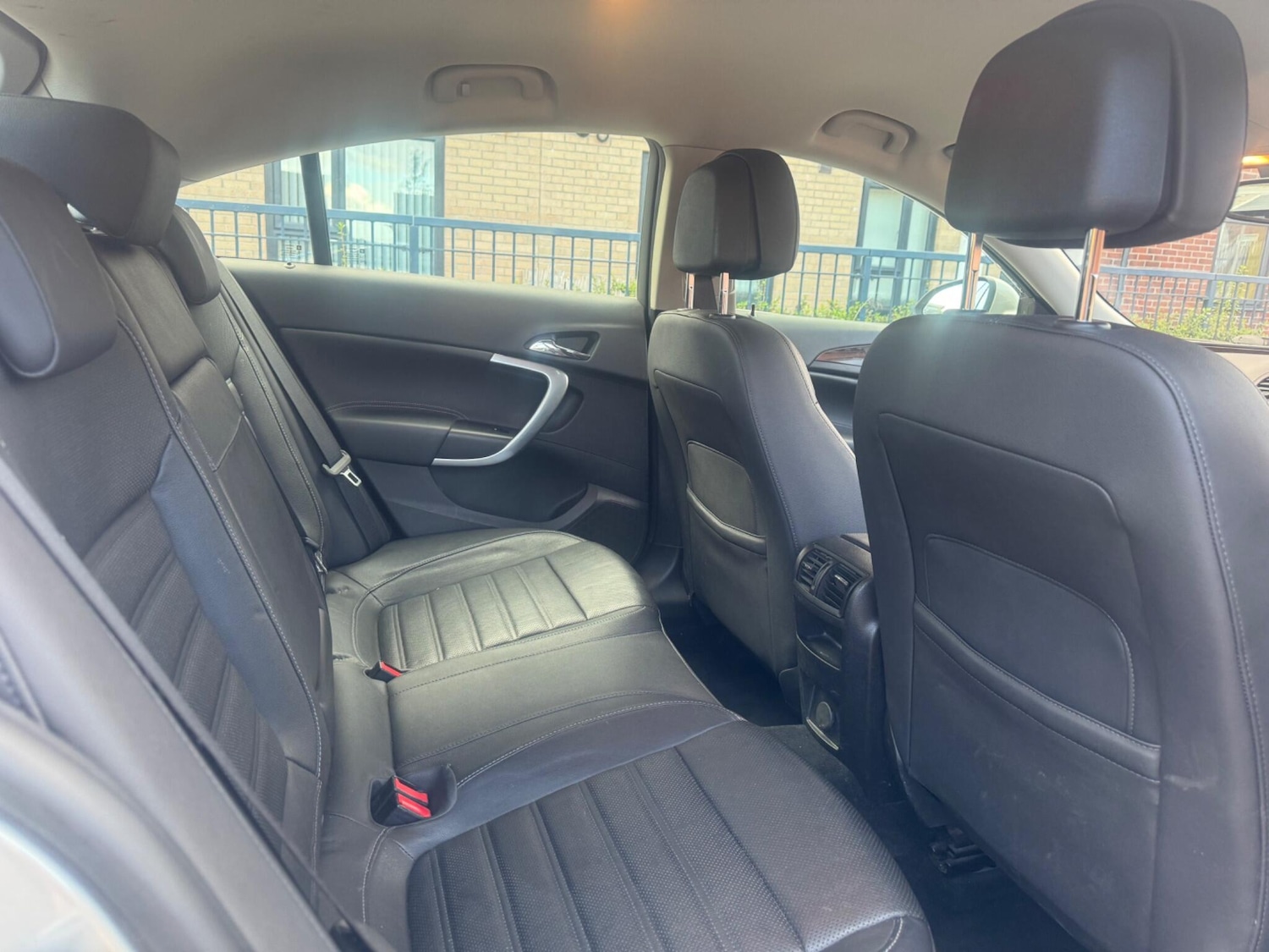 Used Vauxhall Insignia 2011 for sale - 76996061: Photo 9