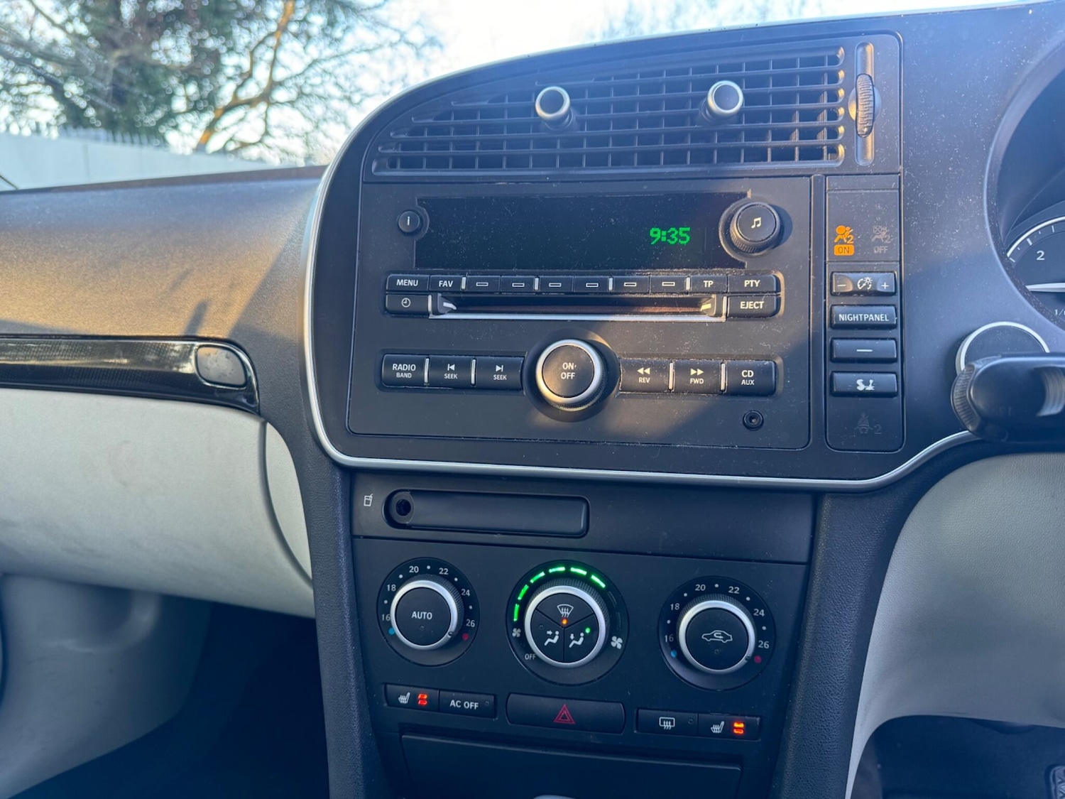 Used Saab 9-3 2010 for sale - 77054128: Photo 10