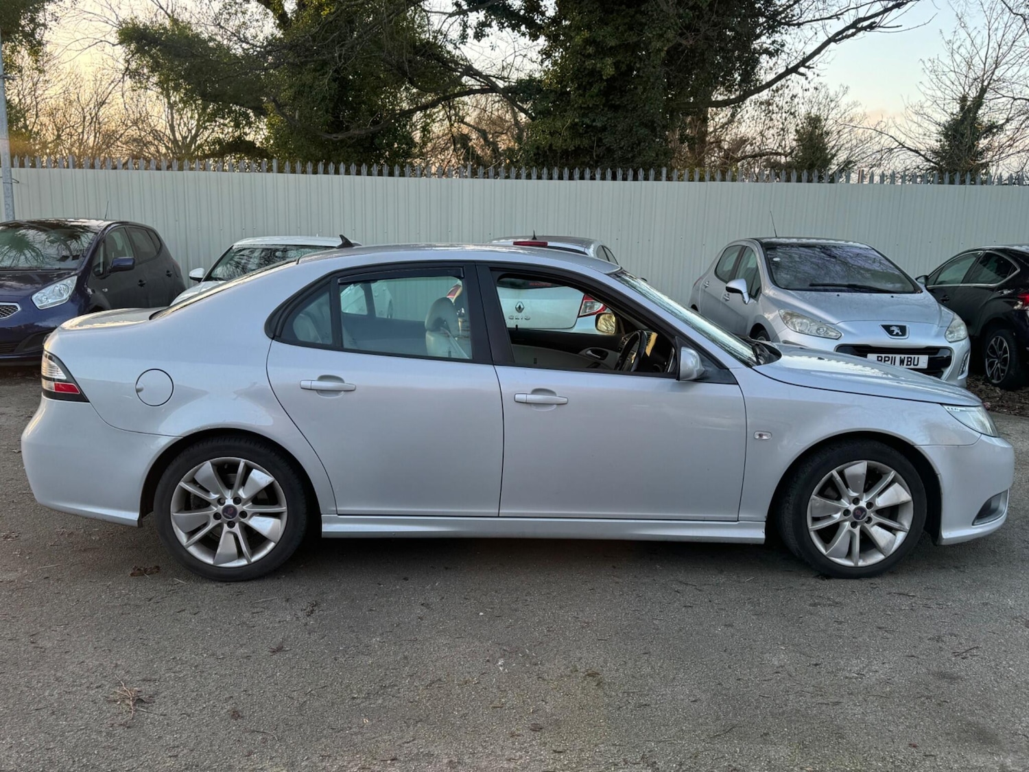 Used Saab 9-3 2010 for sale - 77054128: Photo 7