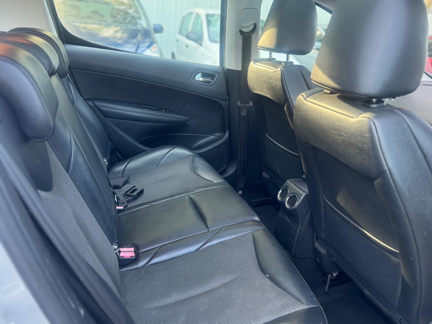 Used Peugeot 308 2011 for sale - 77119741: Photo 9