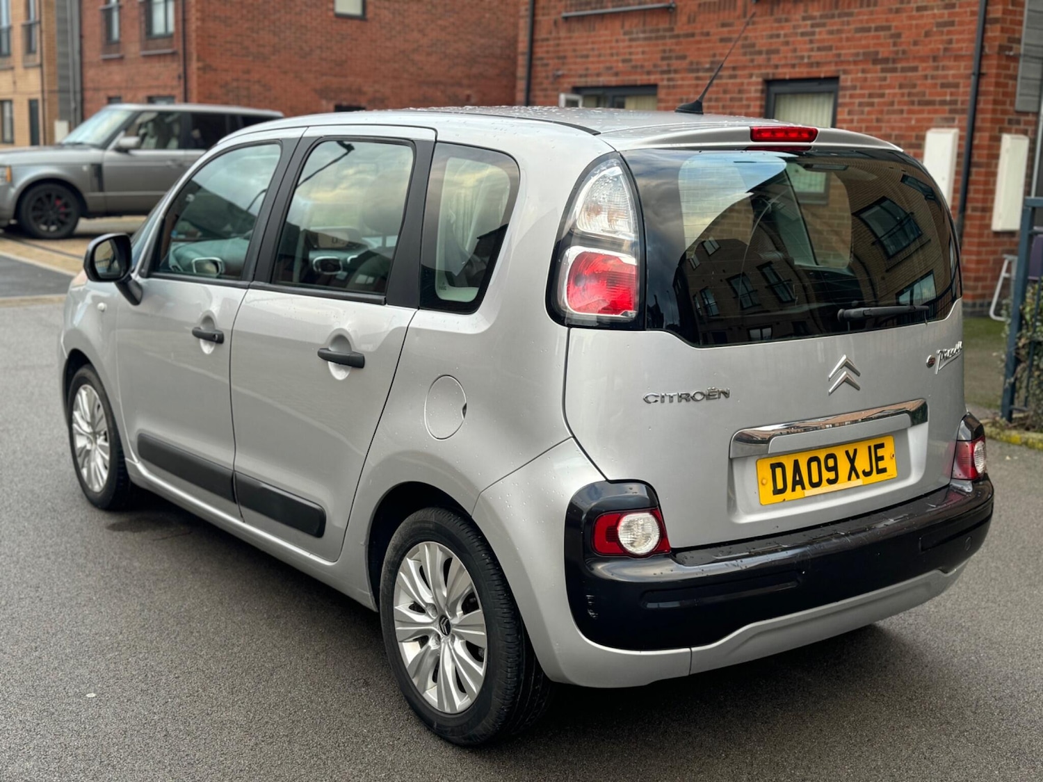 Used Citroen C3 Picasso 2009 for sale - 77496122: Photo 4