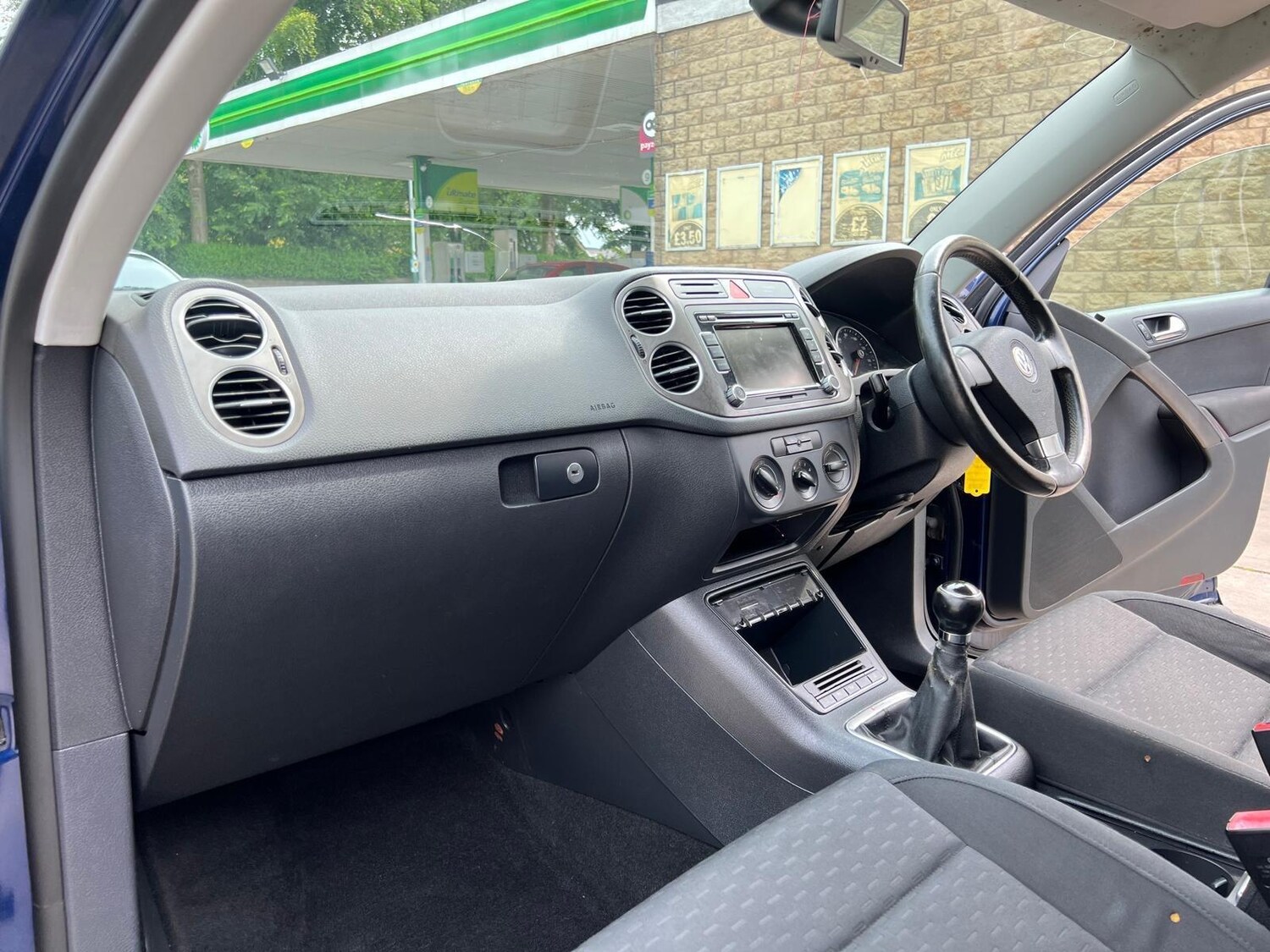 Used Volkswagen Tiguan for sale - 77634015: Photo 10