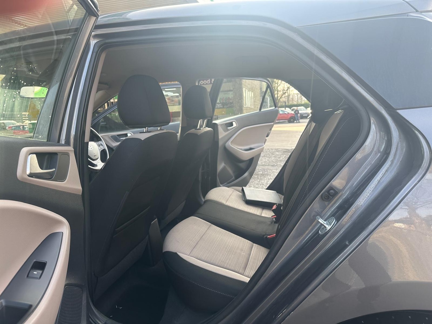 Used Hyundai i20 2015 for sale - 77978114: Photo 5