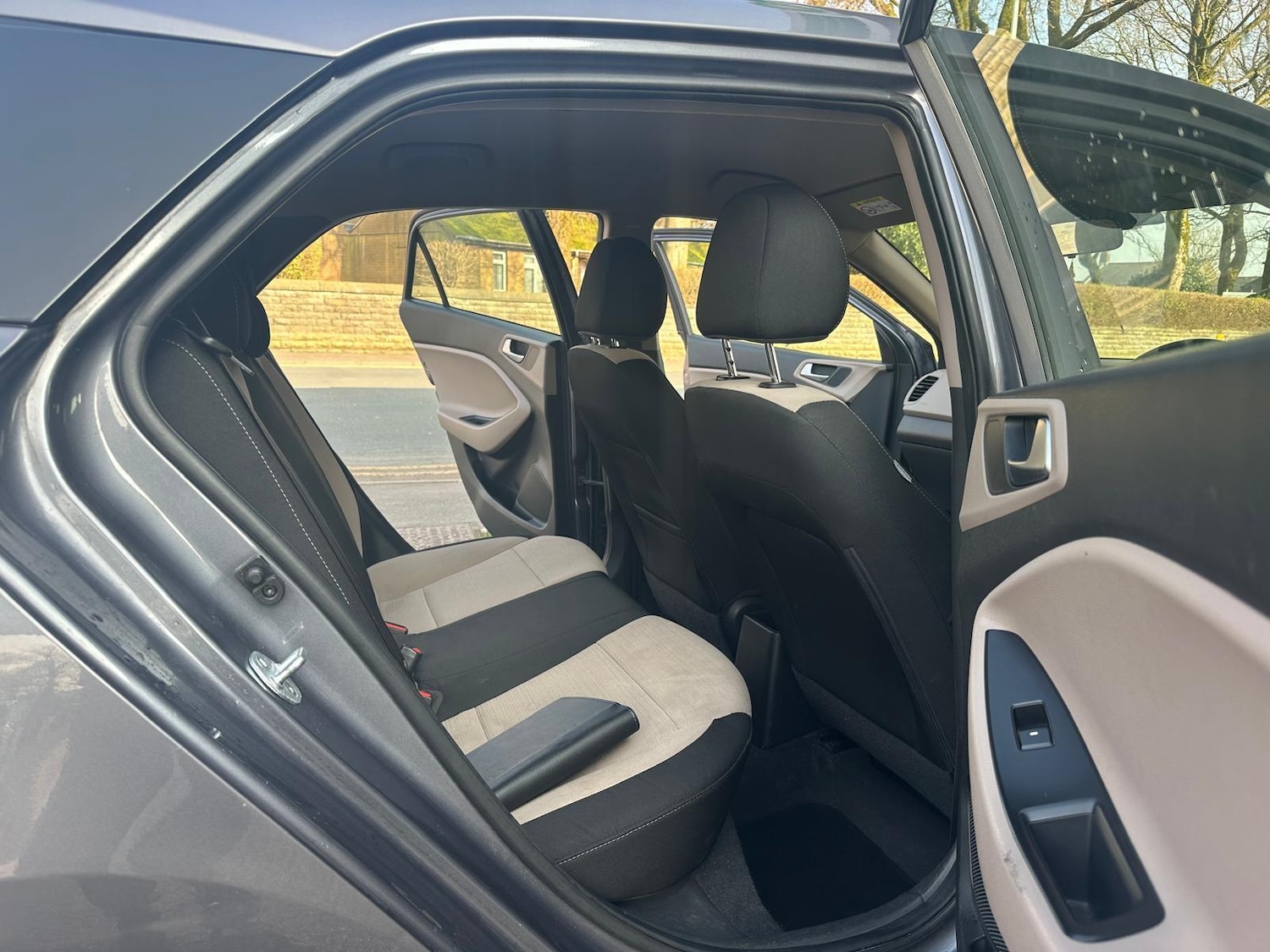 Used Hyundai i20 2015 for sale - 77978114: Photo 6