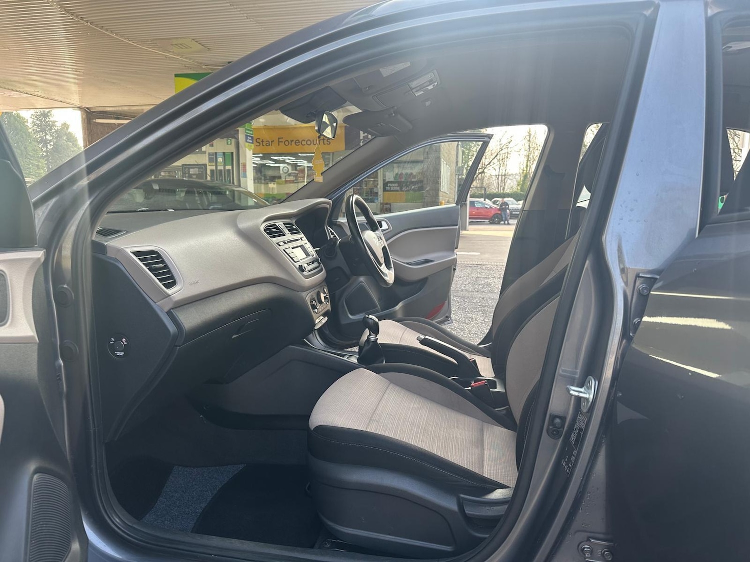 Used Hyundai i20 2015 for sale - 77978114: Photo 7