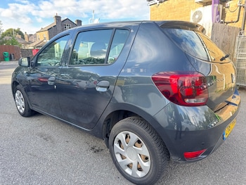 Used Dacia Sandero 2018 for sale - 75477779: Photo