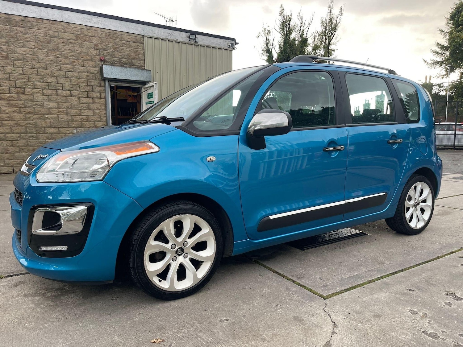 Used Citroen C3 Picasso 2013 for sale - 76993965: Photo 5