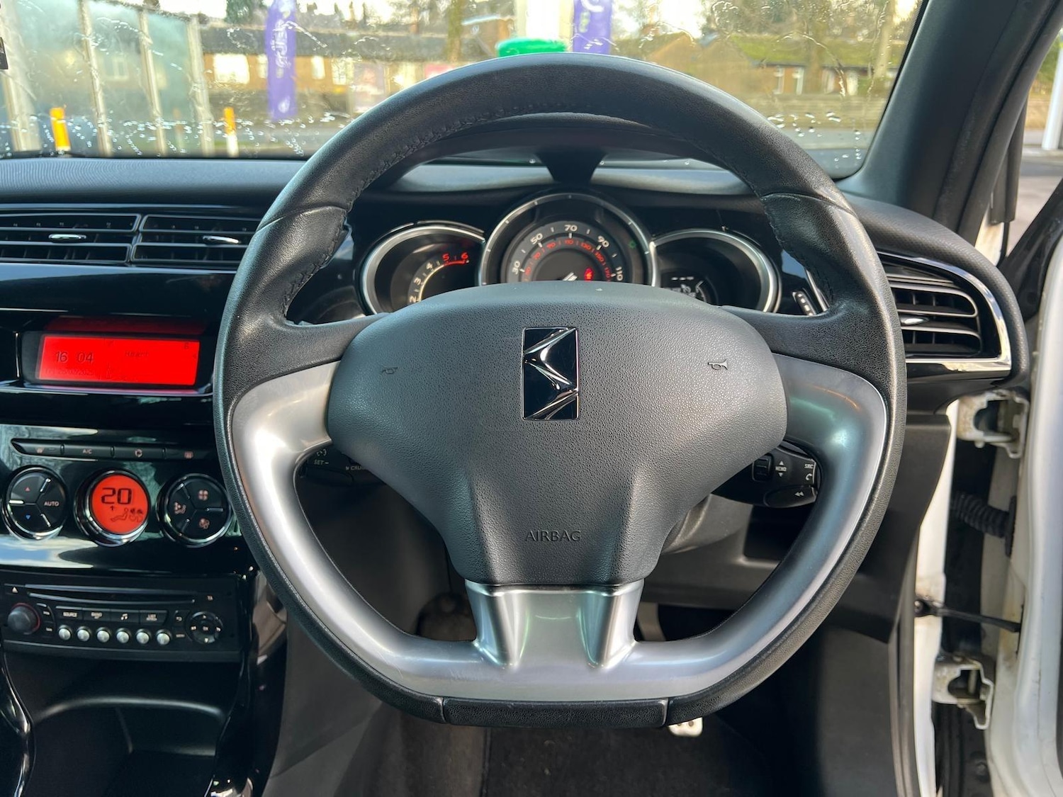 Used Citroen DS3 2015 for sale - 76996055: Photo 14