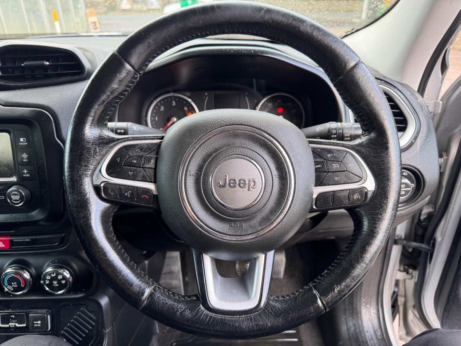 Used Jeep Renegade 2015 for sale - 76988853: Photo 23