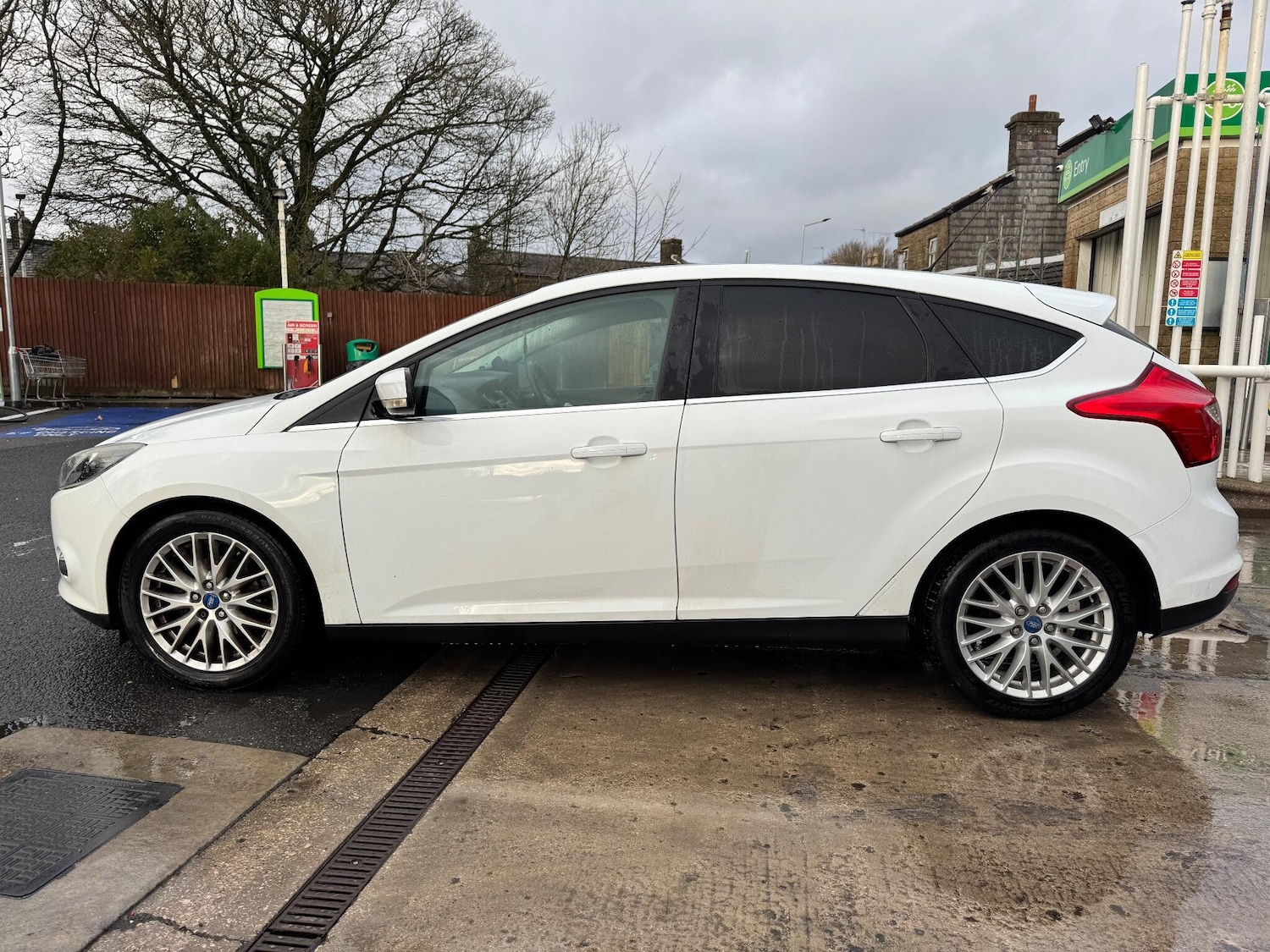 Used Ford Focus 2011 for sale - 77163504: Photo 6