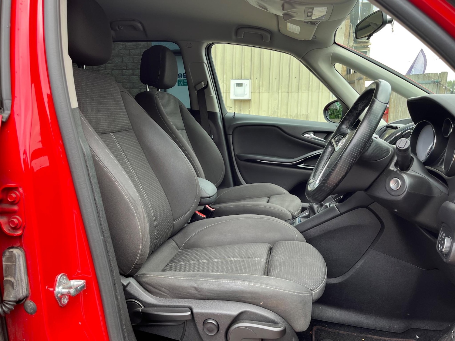 Used Vauxhall Zafira 2015 for sale - 76995686: Photo 16