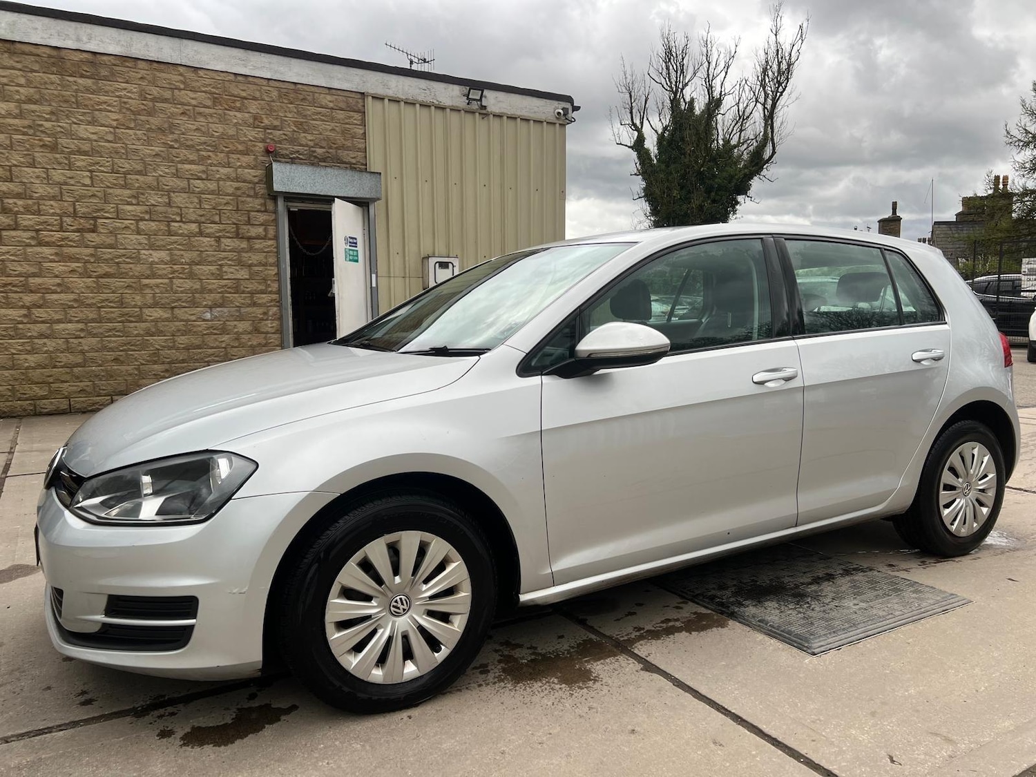 Used Volkswagen Golf 2013 for sale - 76122755: Photo 3